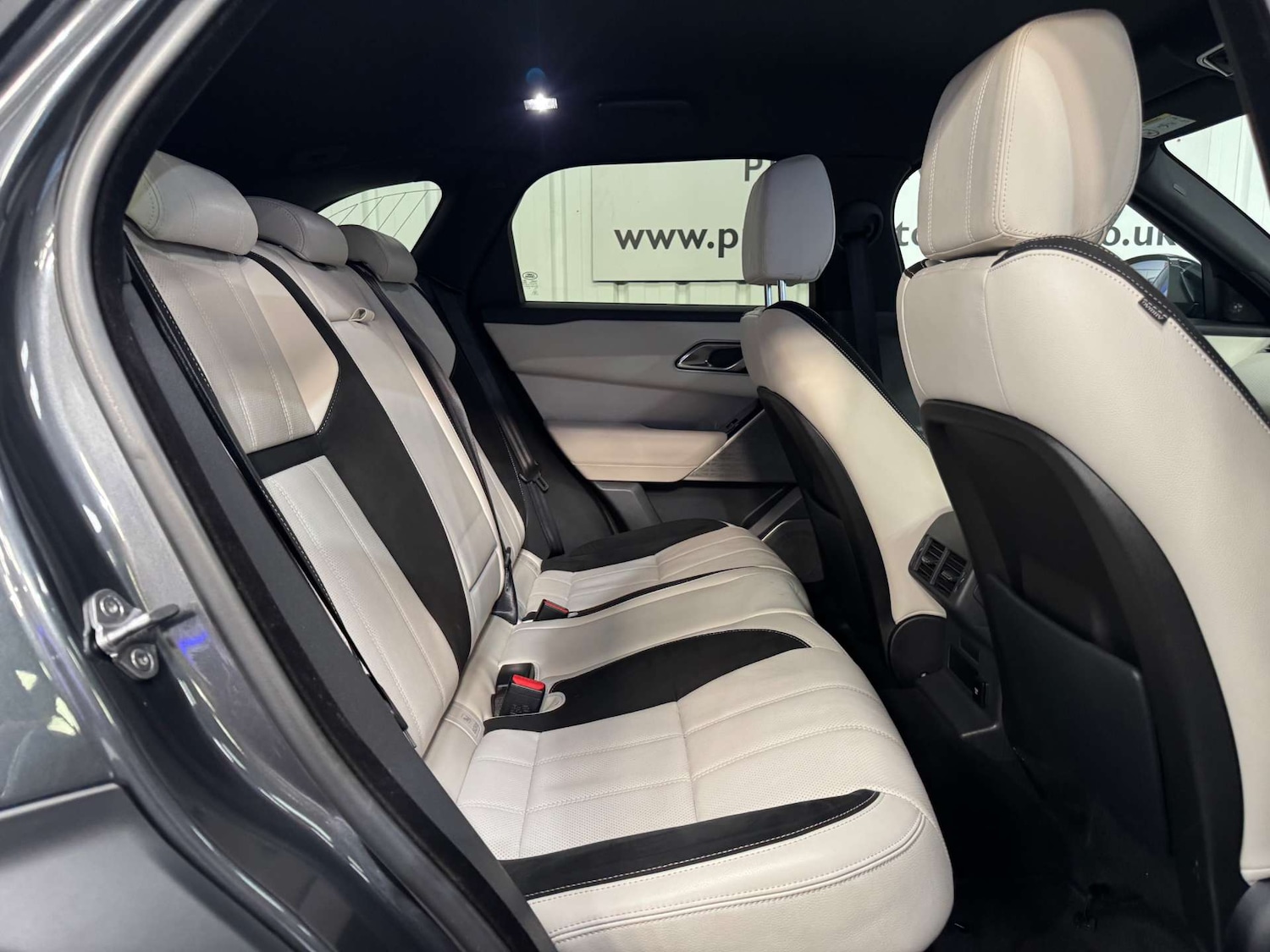 Used Land Rover Range Rover Velar 2018 for sale - 77745516: Photo 45