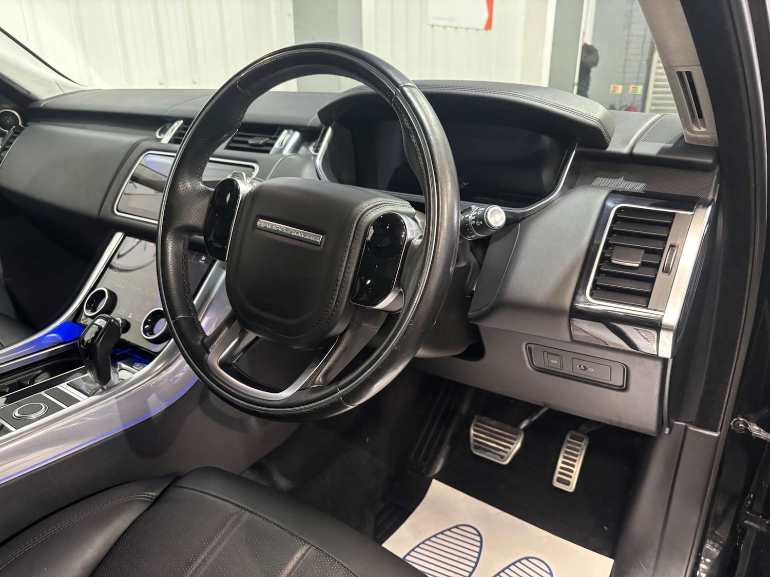 Used Land Rover Range Rover Sport 2018 for sale - 76263499: Photo 44