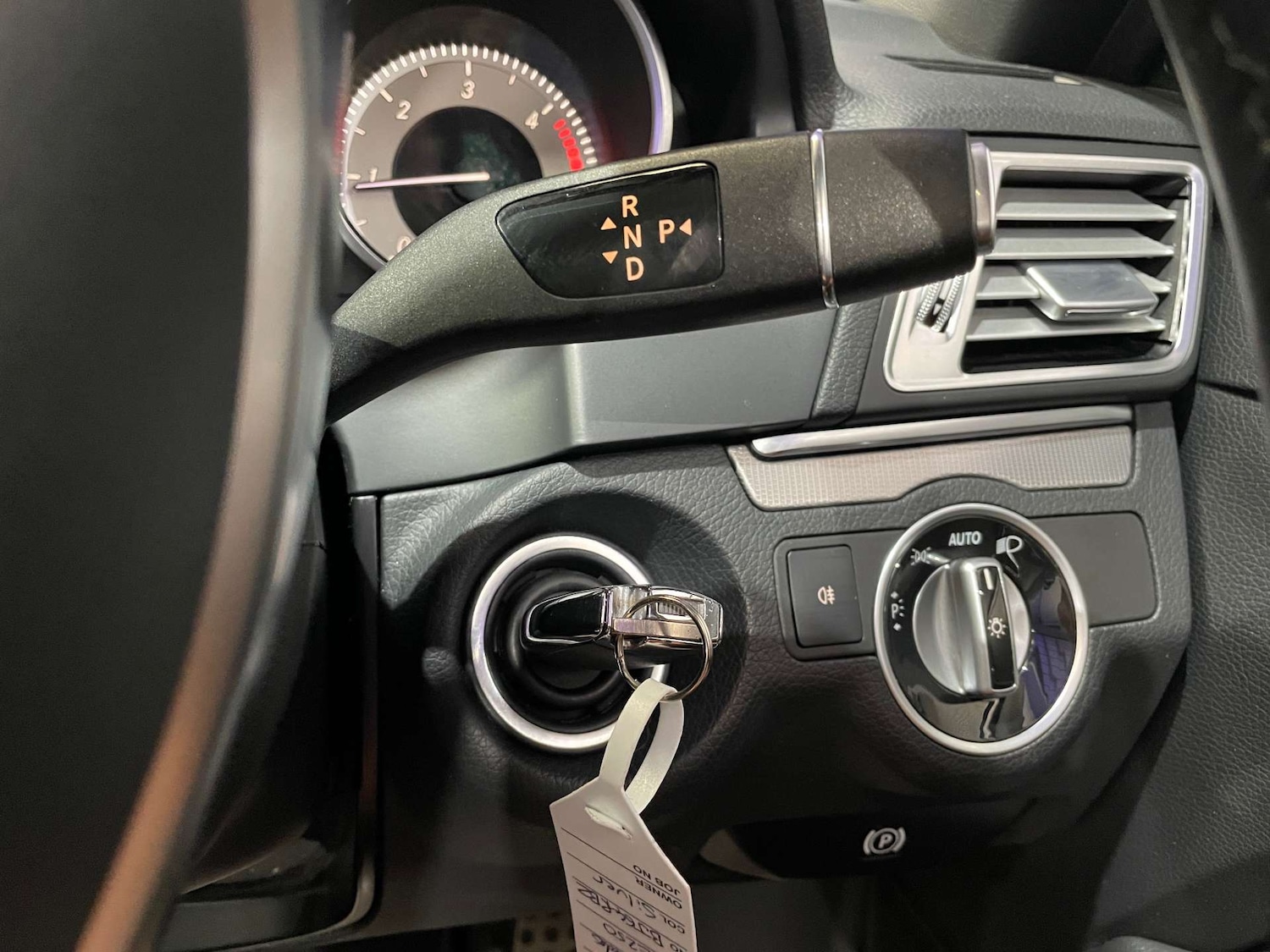 Used Mercedes-Benz E Class 2014 for sale - 76601220: Photo 38