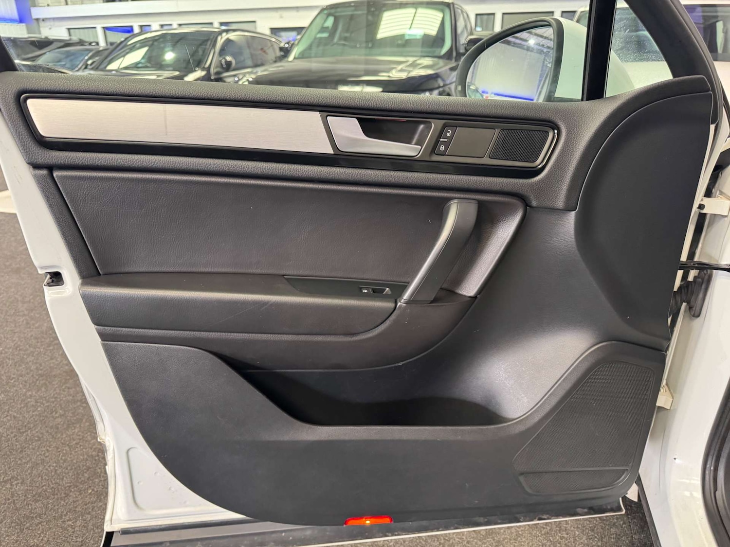 Used Volkswagen Touareg 2013 for sale - 78064648: Photo 34