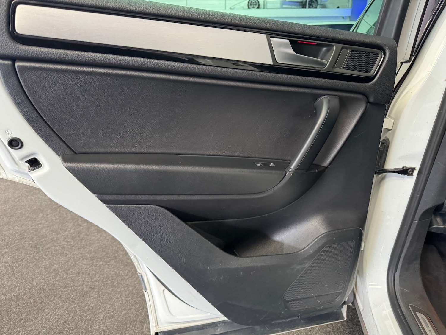 Used Volkswagen Touareg 2013 for sale - 78064648: Photo 40