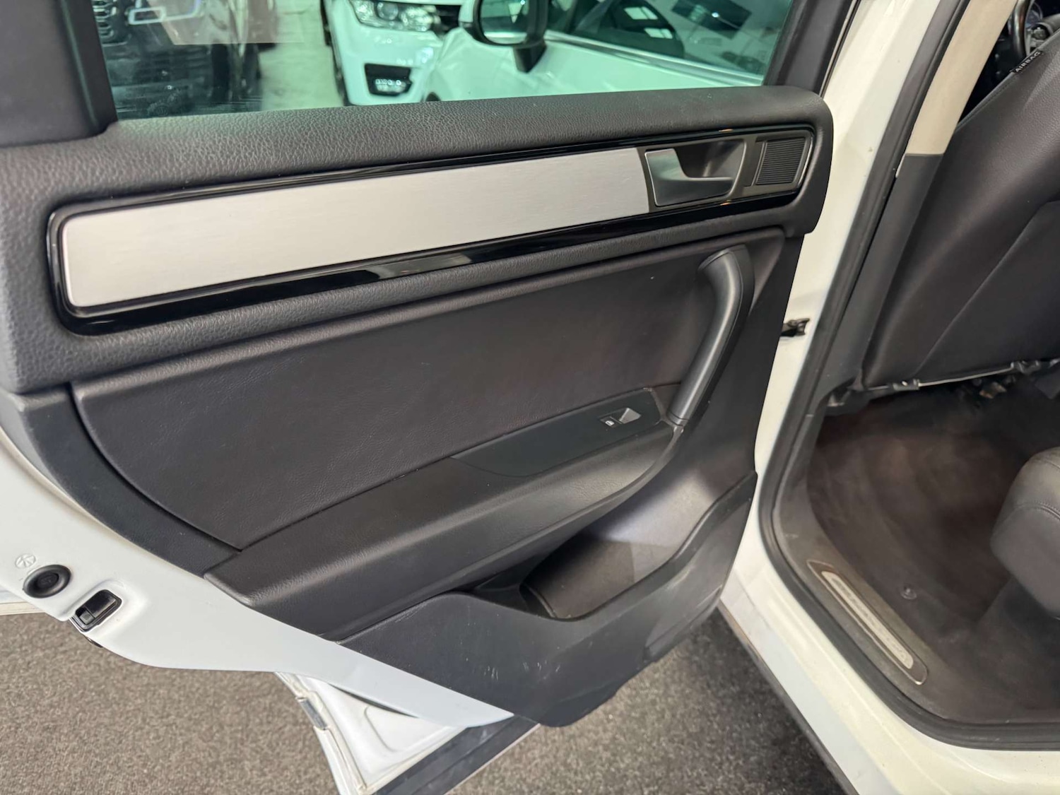 Used Volkswagen Touareg 2013 for sale - 78064648: Photo 41