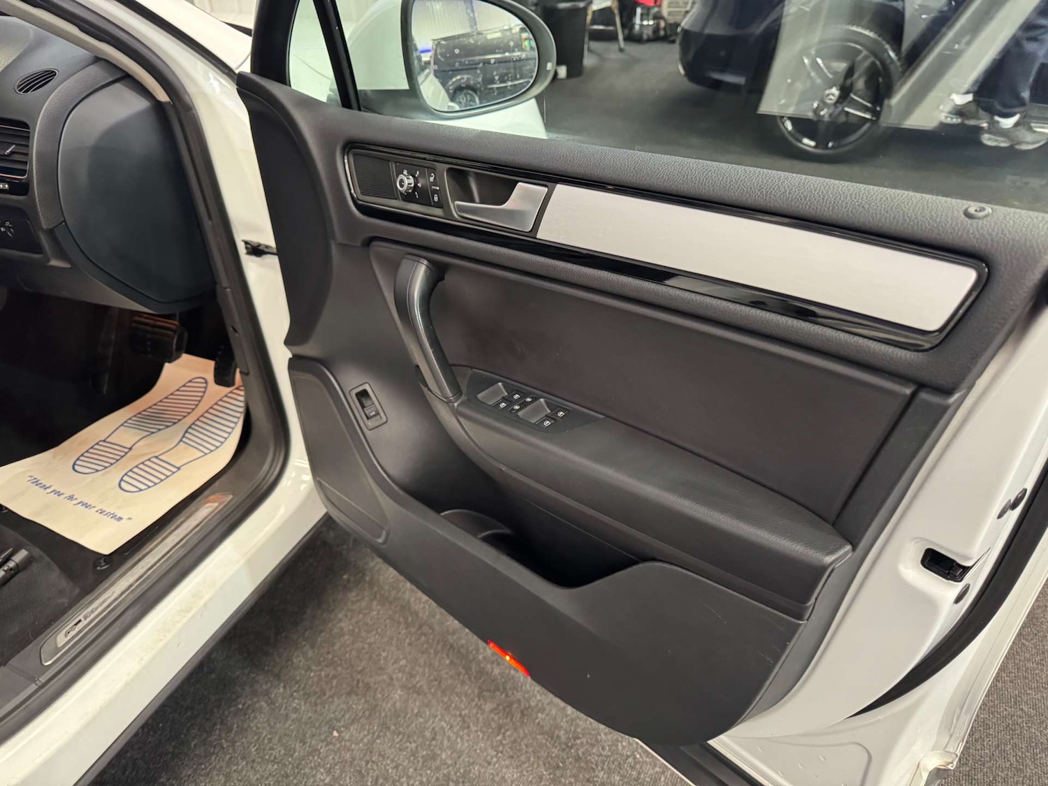 Used Volkswagen Touareg 2013 for sale - 78064648: Photo 53