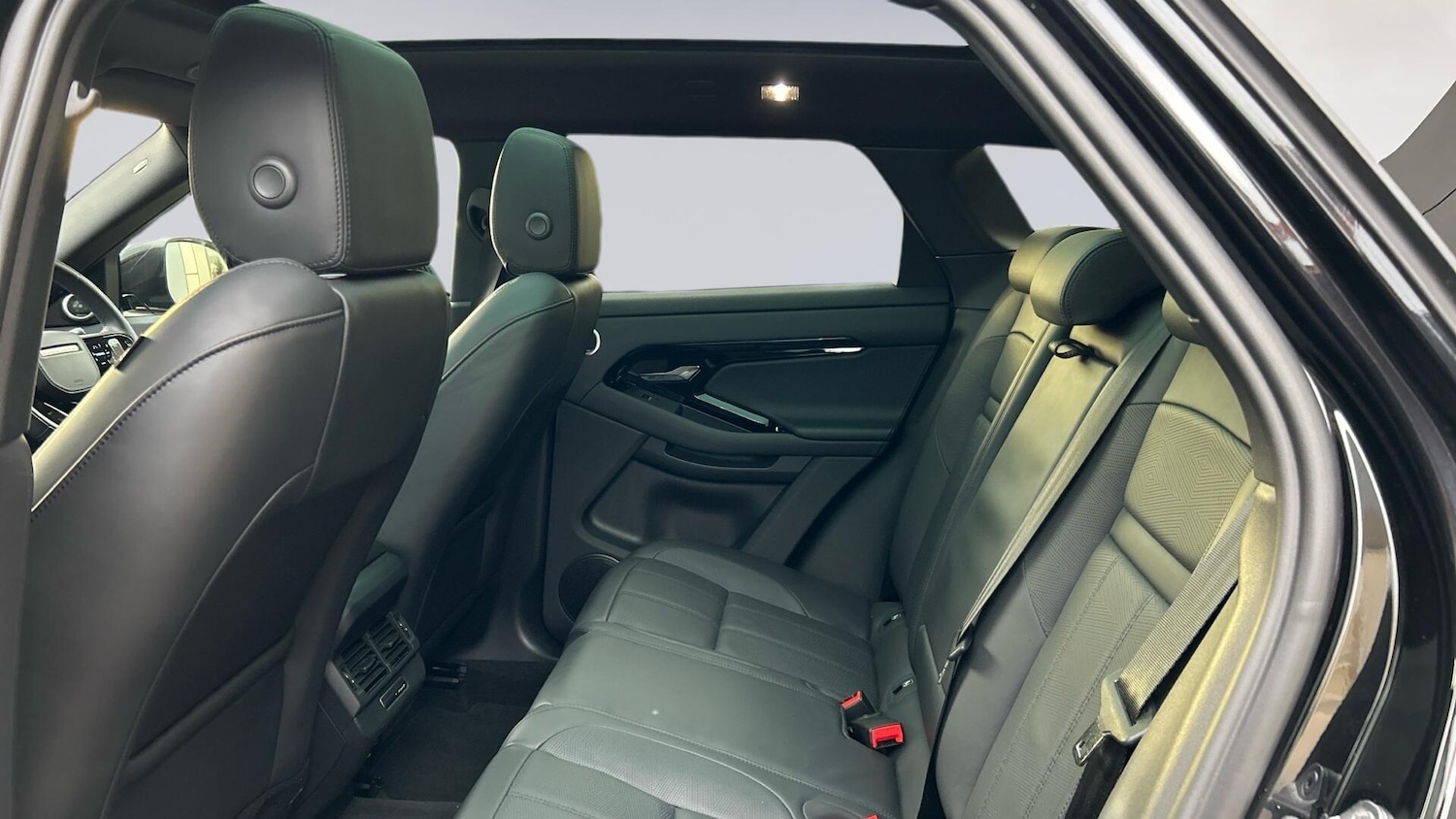 Used Land Rover Range Rover Evoque 2024 for sale - 76678008: Photo 4