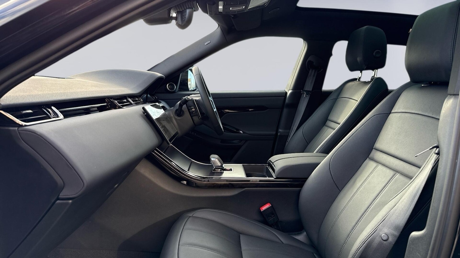 Used Land Rover Range Rover Evoque 2025 for sale - 77910854: Photo 3