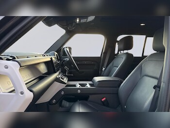 Used Land Rover Defender 2025 for sale - 77307286: Photo