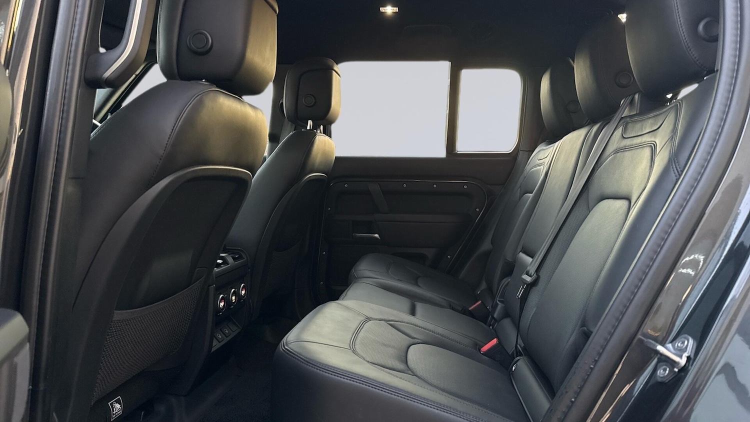 Used Land Rover Defender 2025 for sale - 77307286: Photo 4