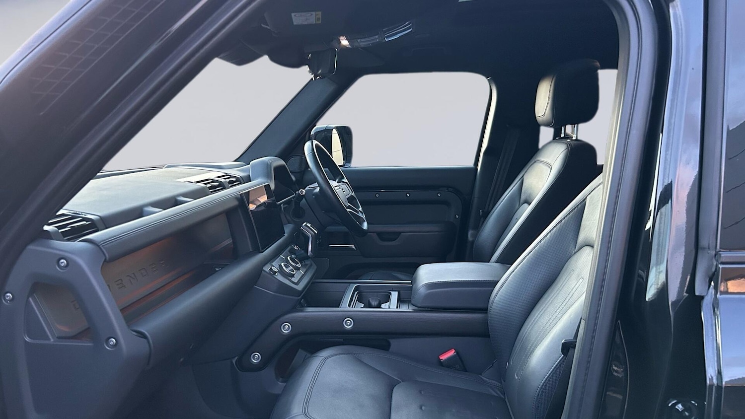 Used Land Rover Defender 2022 for sale - 76675602: Photo 3