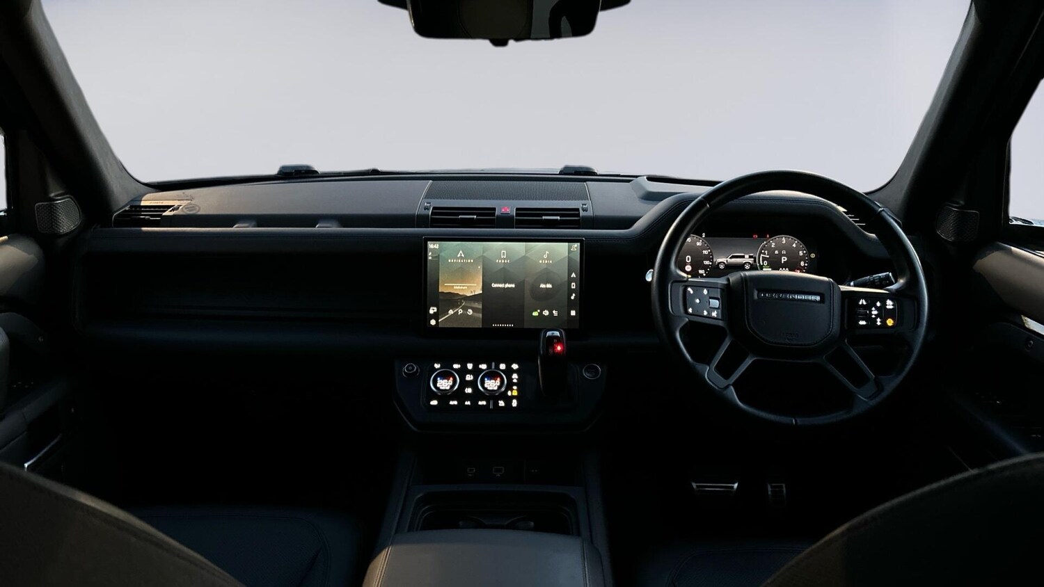 Used Land Rover Defender 2022 for sale - 76675602: Photo 9