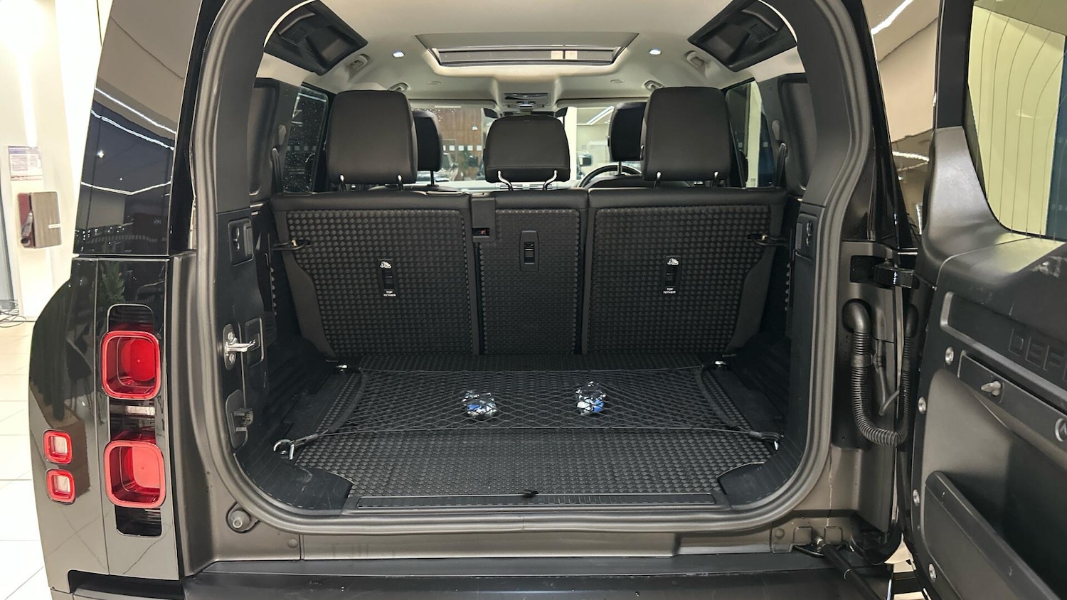 Used Land Rover Defender 2024 for sale - 76678240: Photo 10