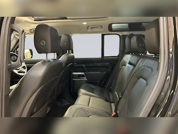 Used Land Rover Defender 2024 for sale - 76678240: Photo