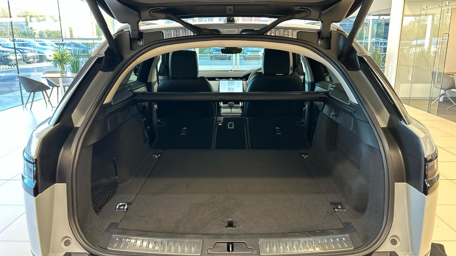 Used Land Rover Range Rover Velar 2024 for sale - 76678380: Photo 10