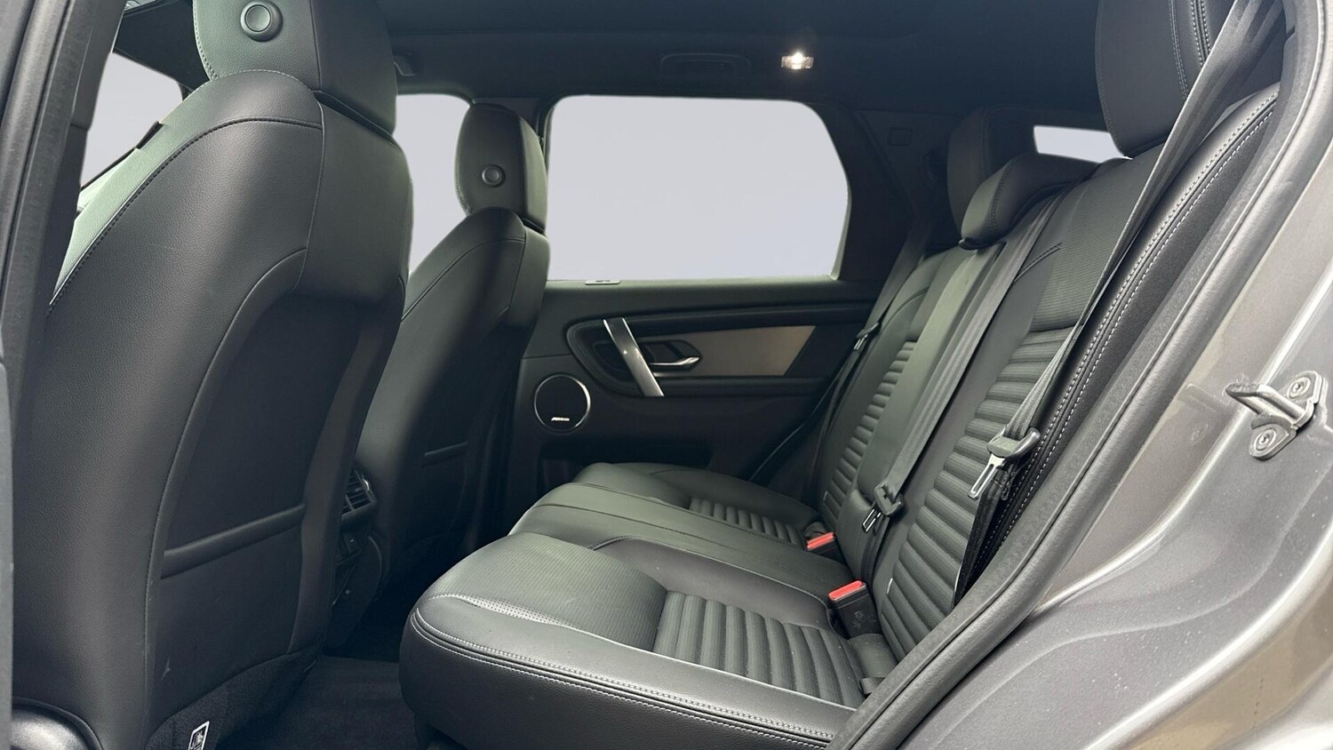 Used Land Rover Discovery Sport 2025 for sale - 76679951: Photo 4