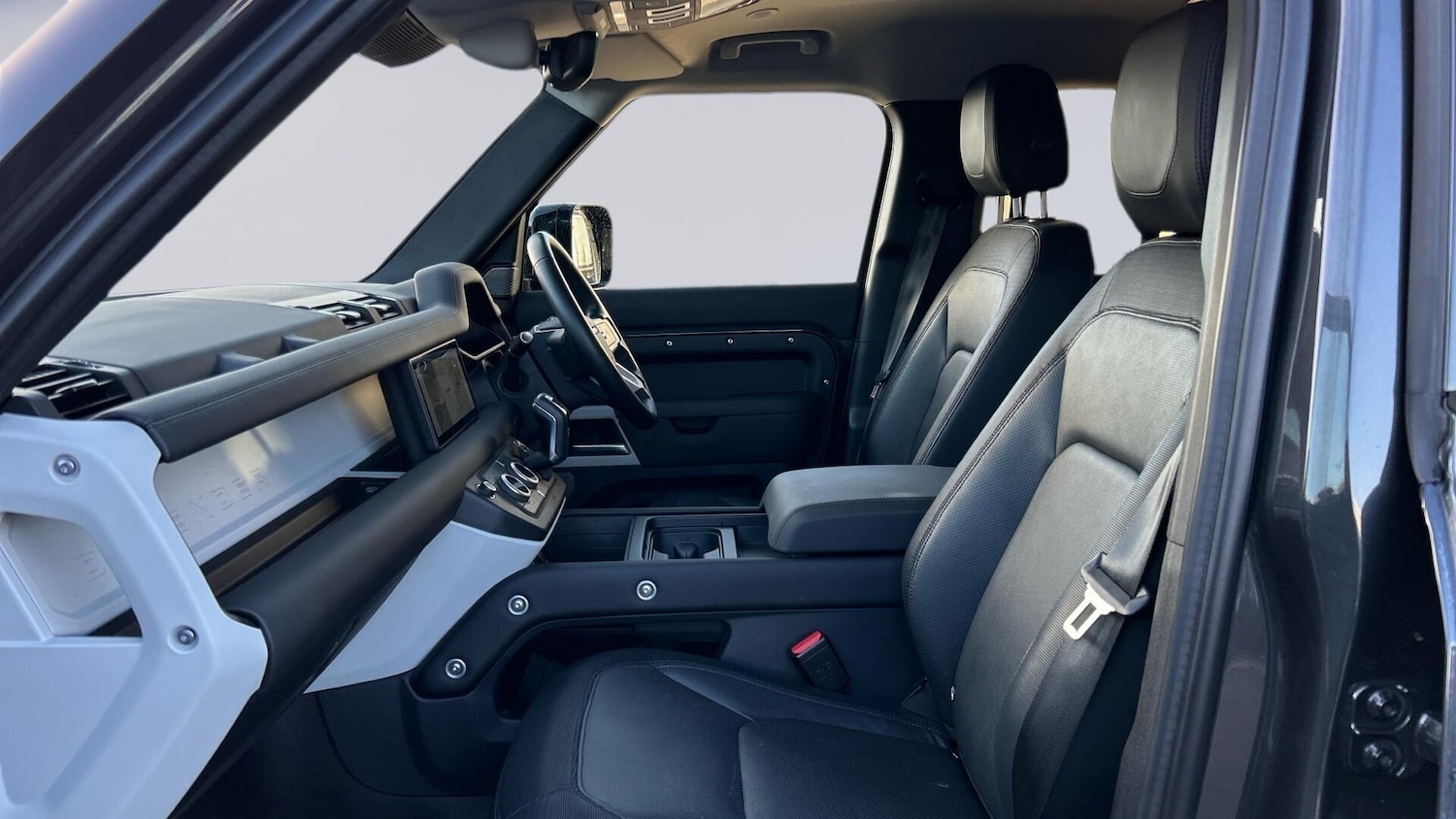 Used Land Rover Defender 2024 for sale - 76678045: Photo 3