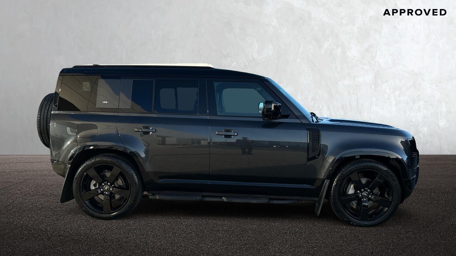 Used Land Rover Defender 2024 for sale - 76678045: Photo 5