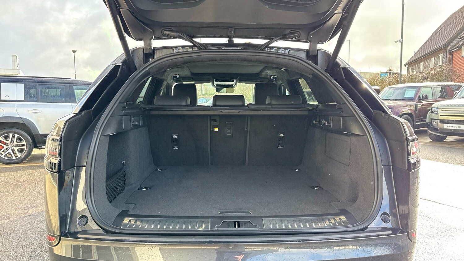 Used Land Rover Range Rover Velar 2025 for sale - 78139230: Photo 10