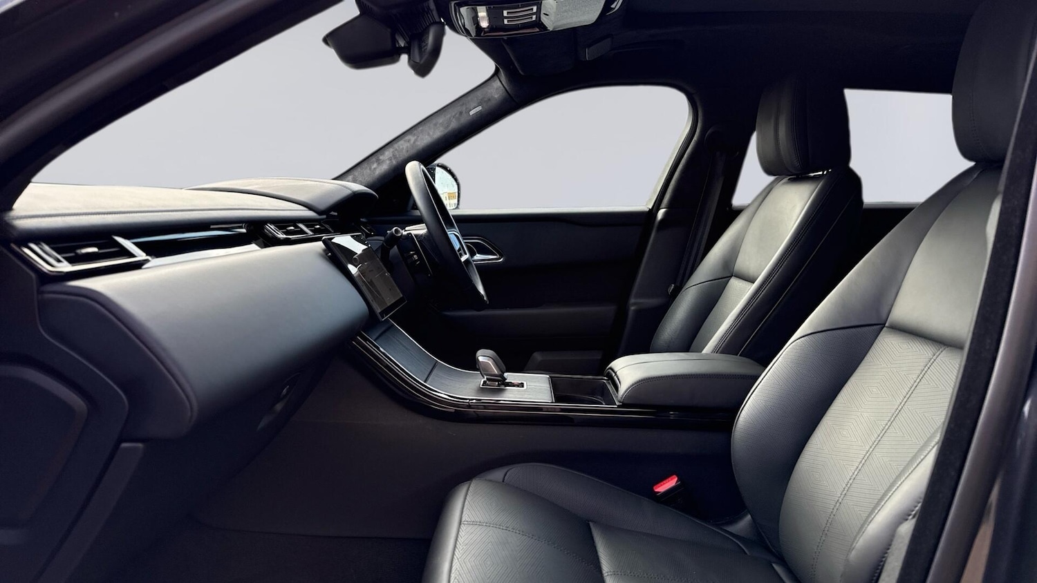 Used Land Rover Range Rover Velar 2025 for sale - 78139230: Photo 3