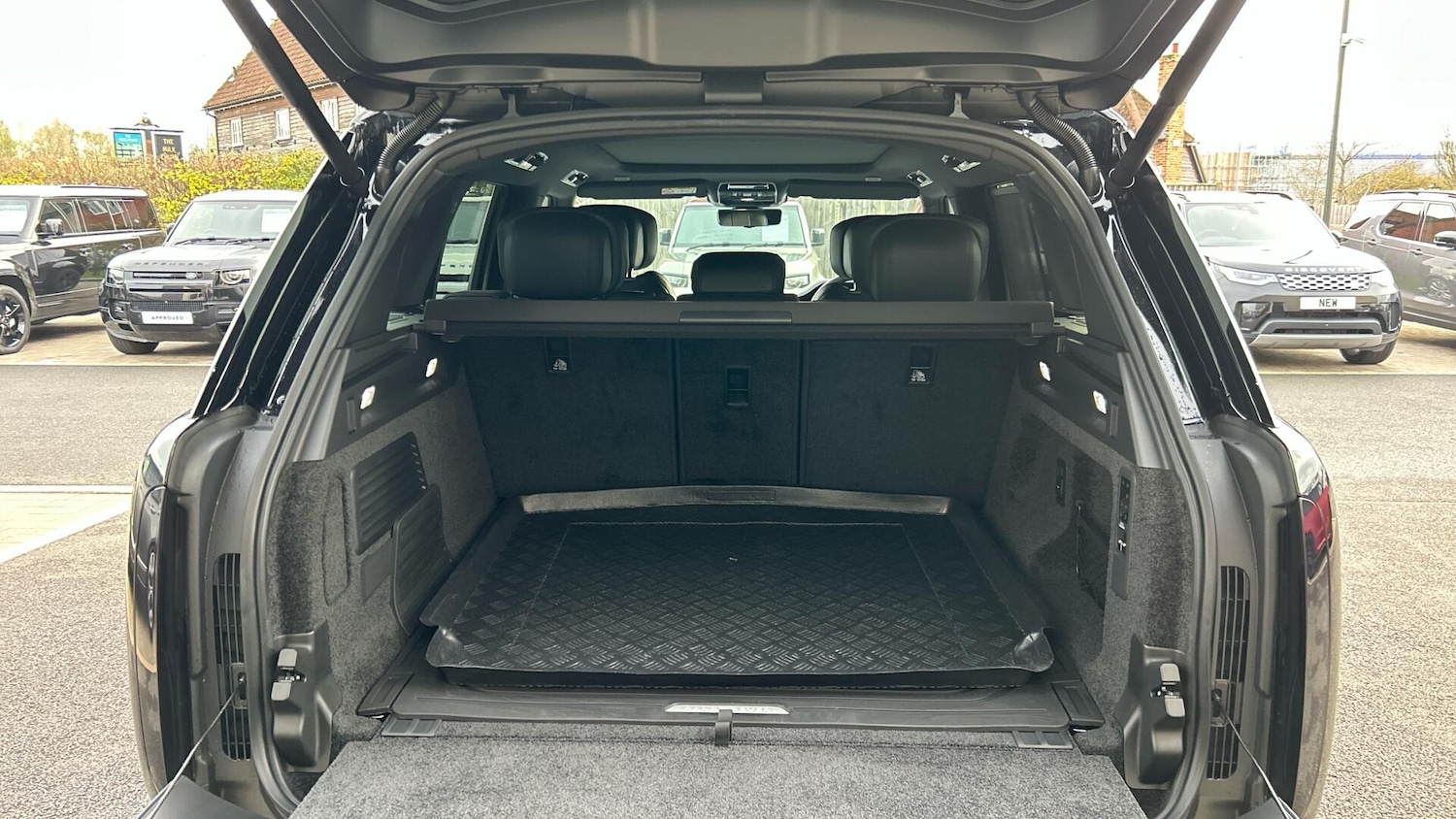 Used Land Rover Range Rover 2025 for sale - 78145522: Photo 10