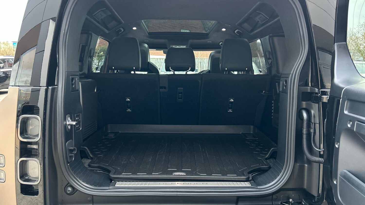 Used Land Rover Defender 2025 for sale - 77910817: Photo 10