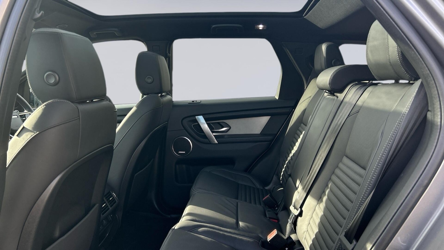 Used Land Rover Discovery Sport 2025 for sale - 77910832: Photo 4