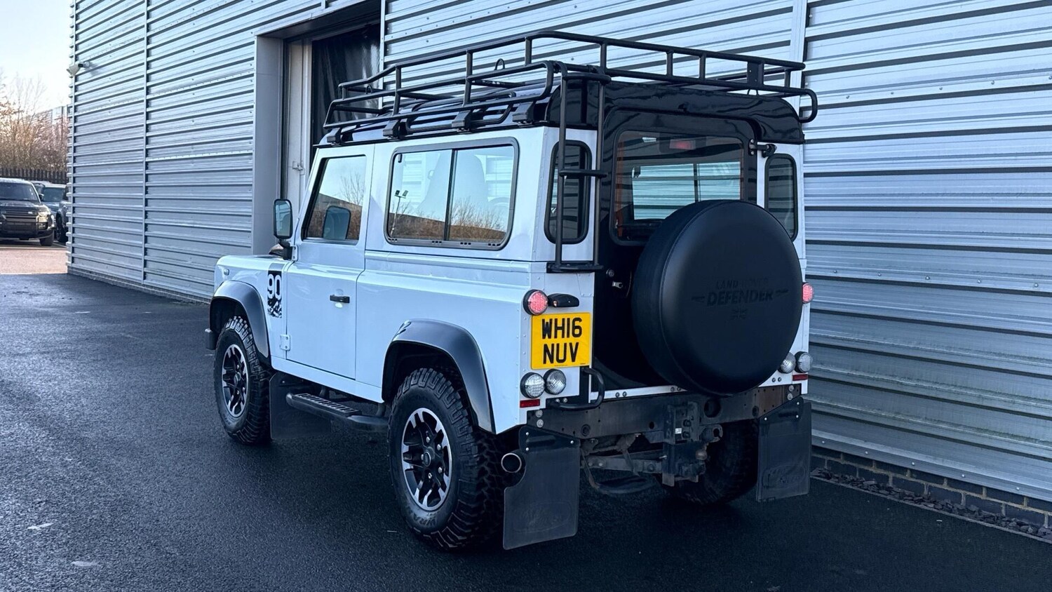 Used Land Rover Defender 2016 for sale - 77010020: Photo 2