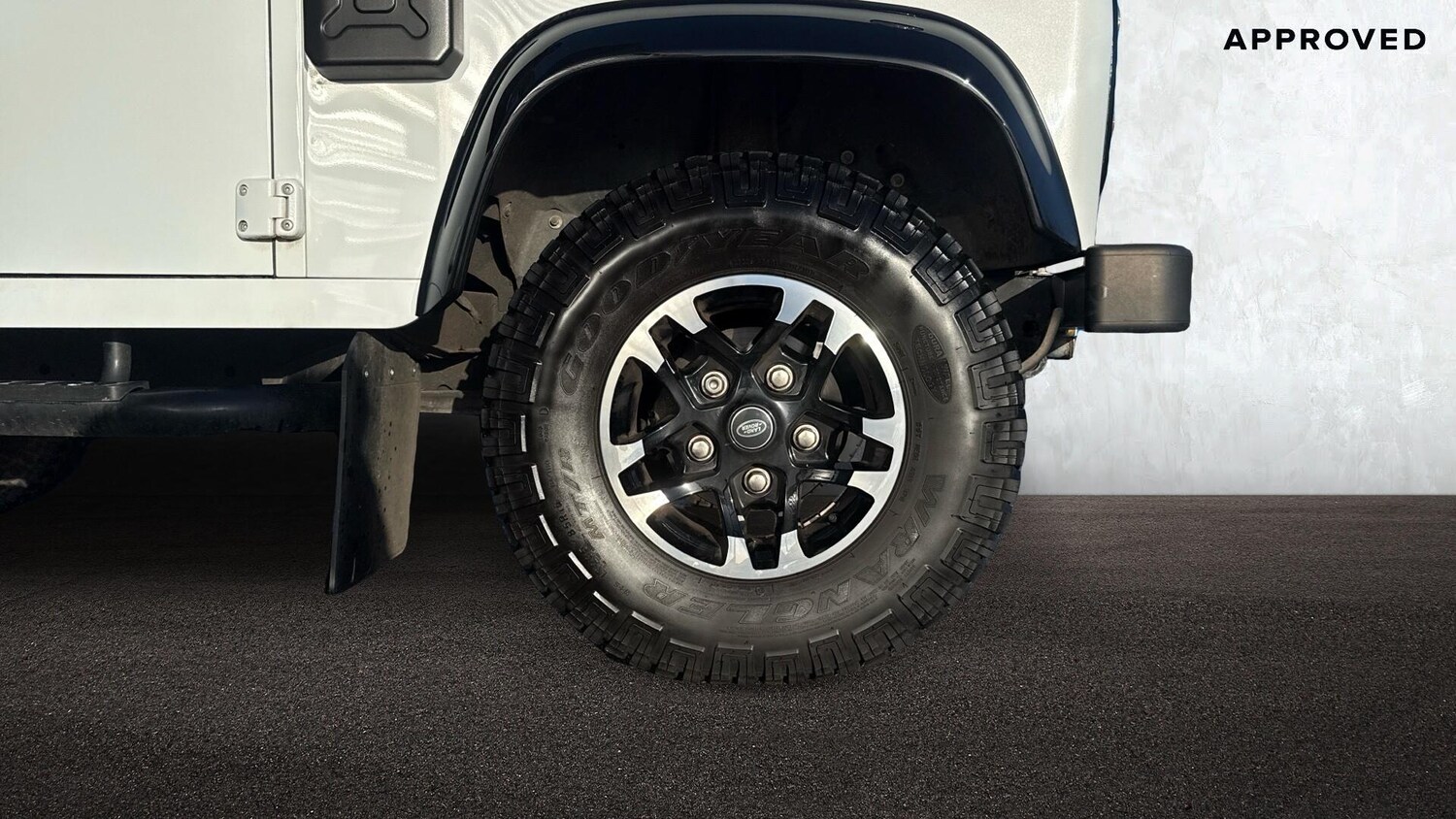 Used Land Rover Defender 2016 for sale - 77010020: Photo 8