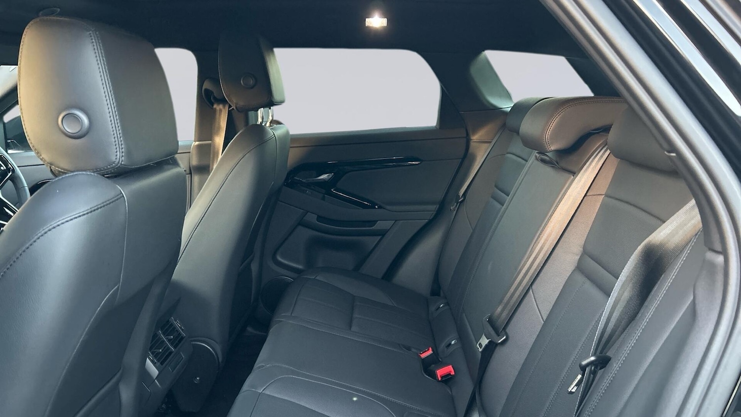 Used Land Rover Range Rover Evoque 2025 for sale - 77307292: Photo 4