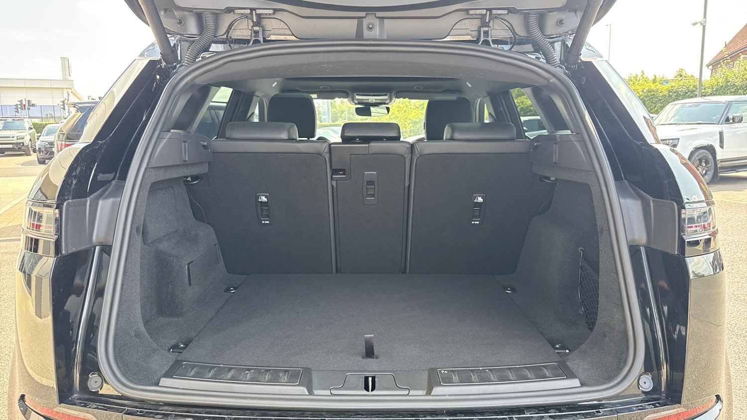 Used Land Rover Range Rover Evoque 2025 for sale - 76680449: Photo 10