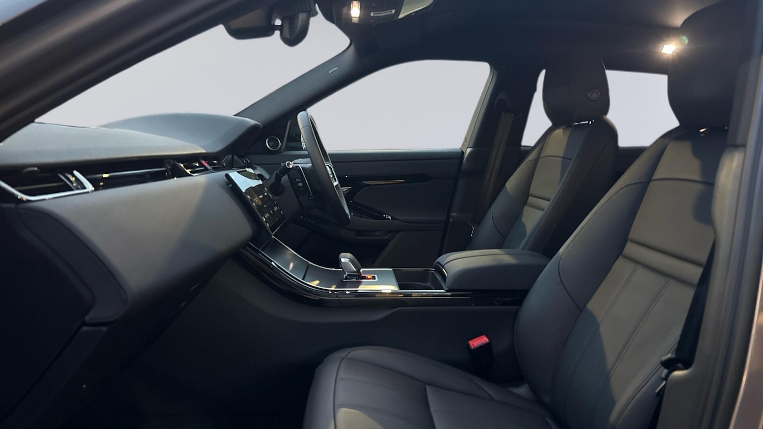 Used Land Rover Range Rover Evoque 2025 for sale - 77910858: Photo 3