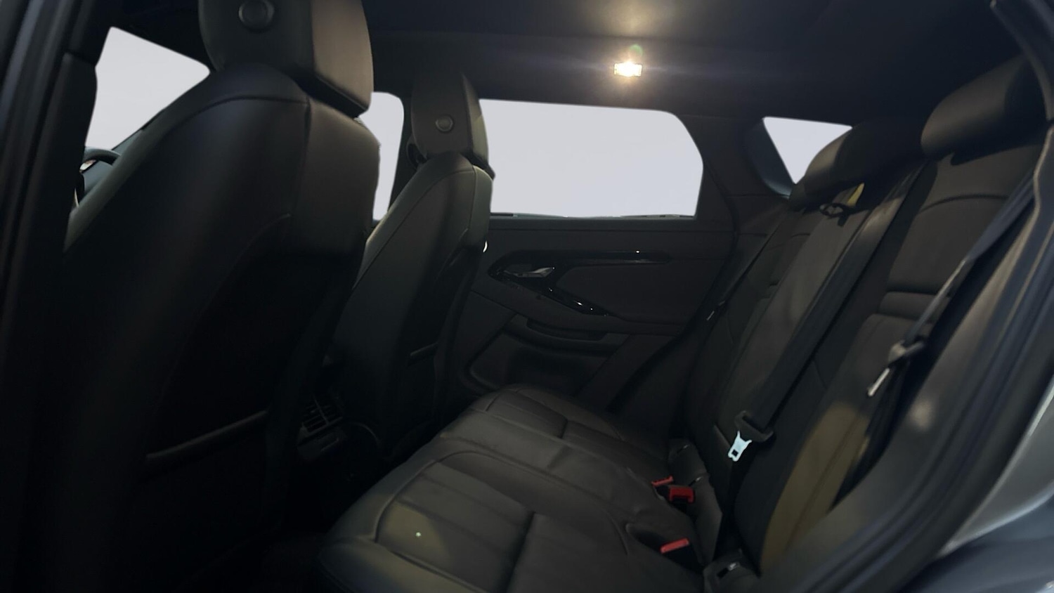 Used Land Rover Range Rover Evoque 2025 for sale - 77910858: Photo 4