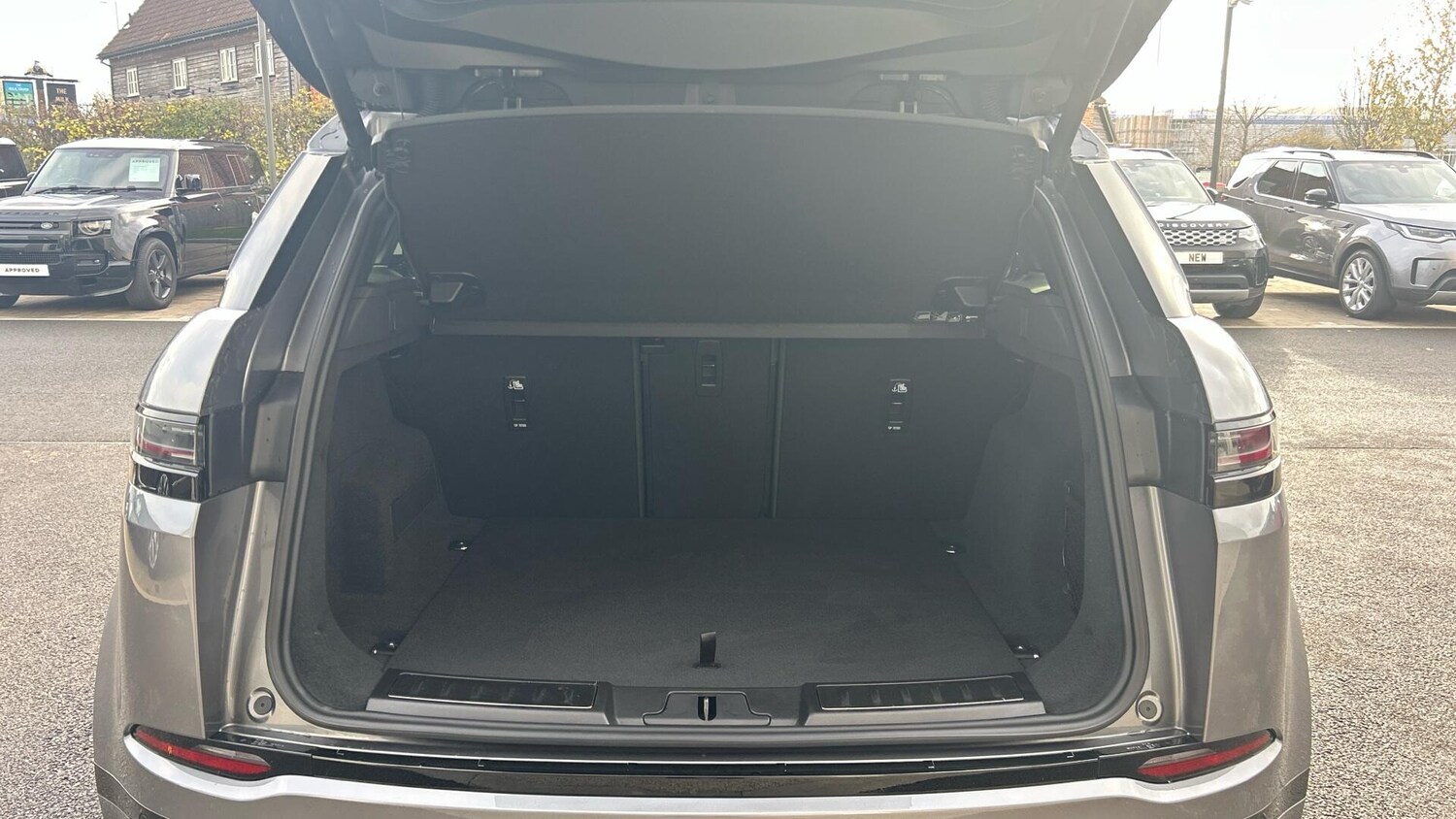 Used Land Rover Range Rover Evoque 2025 for sale - 77910857: Photo 10