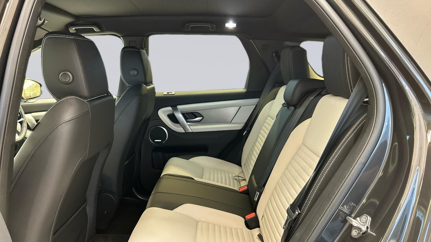 Used Land Rover Discovery Sport 2025 for sale - 77910831: Photo 4