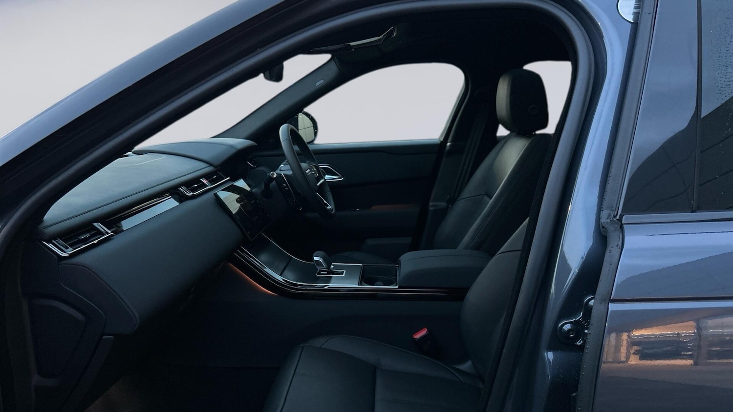 Used Land Rover Range Rover Velar 2025 for sale - 77307289: Photo 3