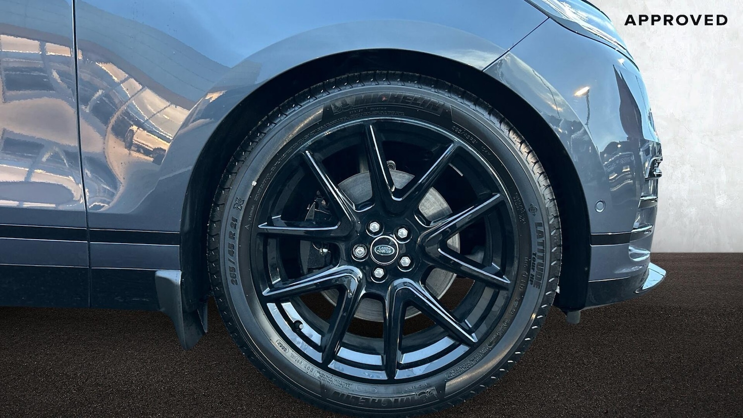 Used Land Rover Range Rover Velar 2025 for sale - 77307289: Photo 8