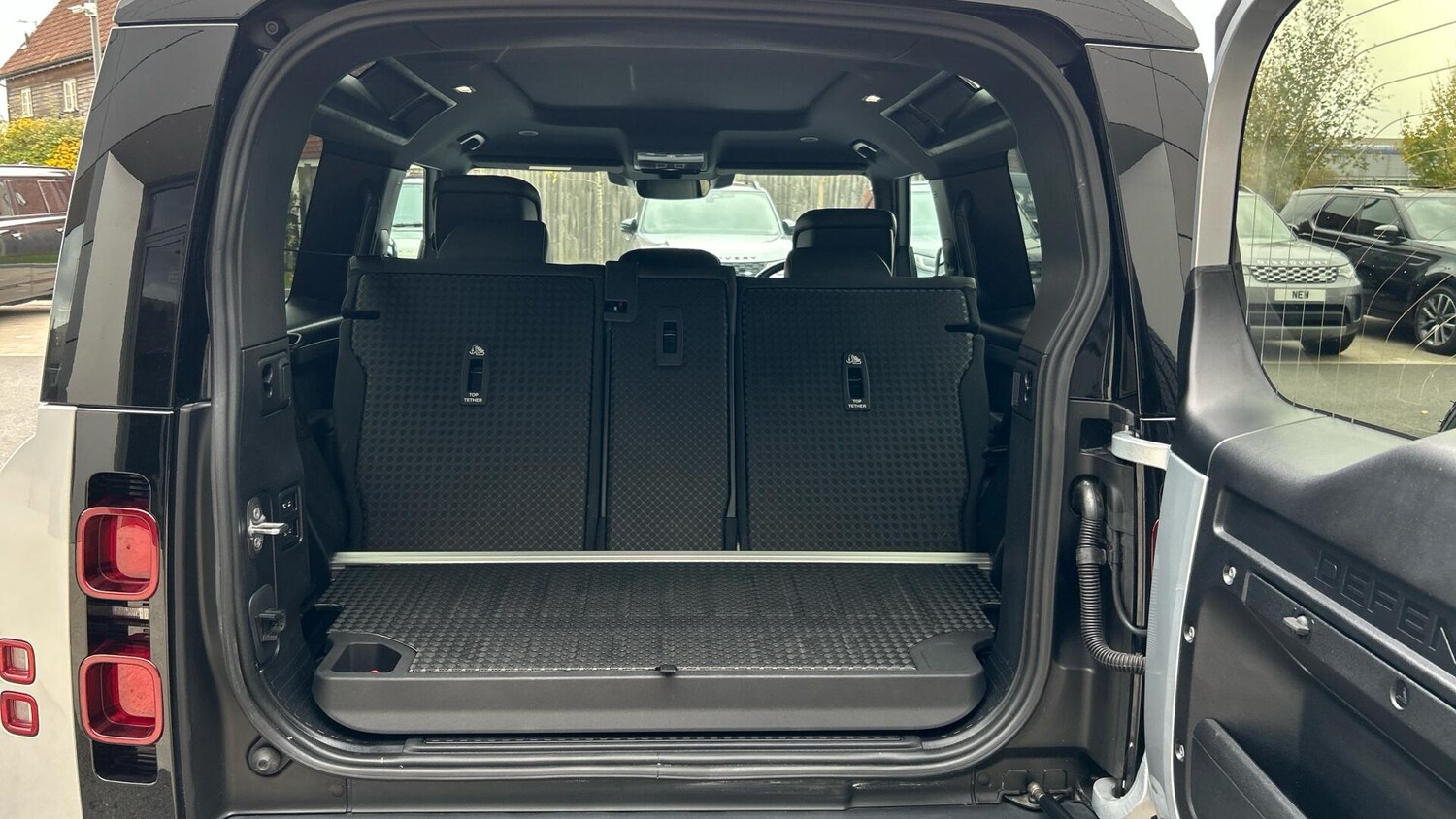 Used Land Rover Defender 2024 for sale - 78063413: Photo 10