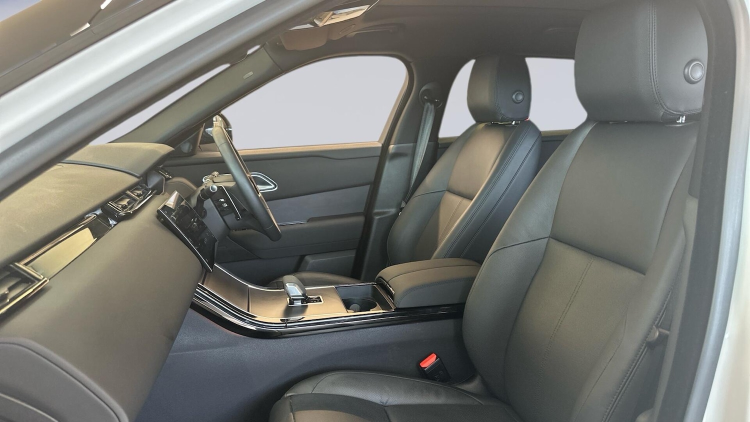 Used Land Rover Range Rover Velar 2023 for sale - 76676105: Photo 3