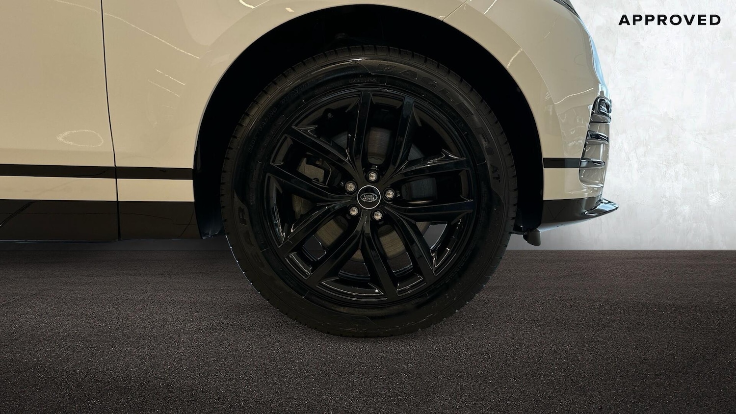 Used Land Rover Range Rover Velar 2023 for sale - 76676105: Photo 8