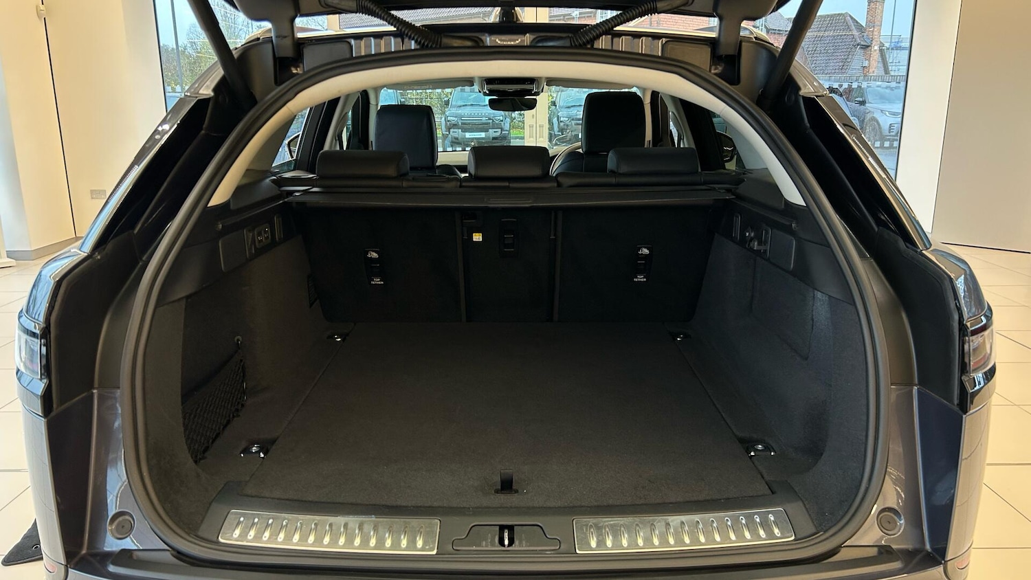 Used Land Rover Range Rover Velar 2024 for sale - 77480097: Photo 10