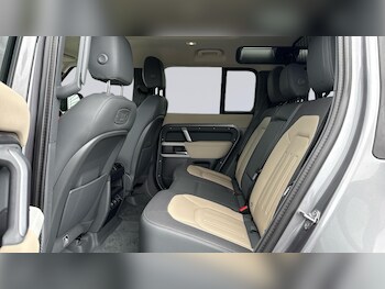 Used Land Rover Defender 2021 for sale - 77010019: Photo