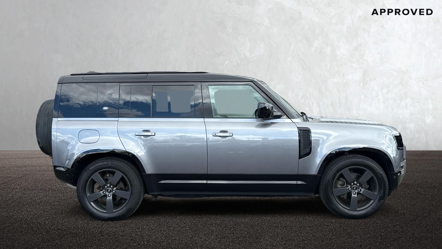 Used Land Rover Defender 2021 for sale - 77010019: Photo 5