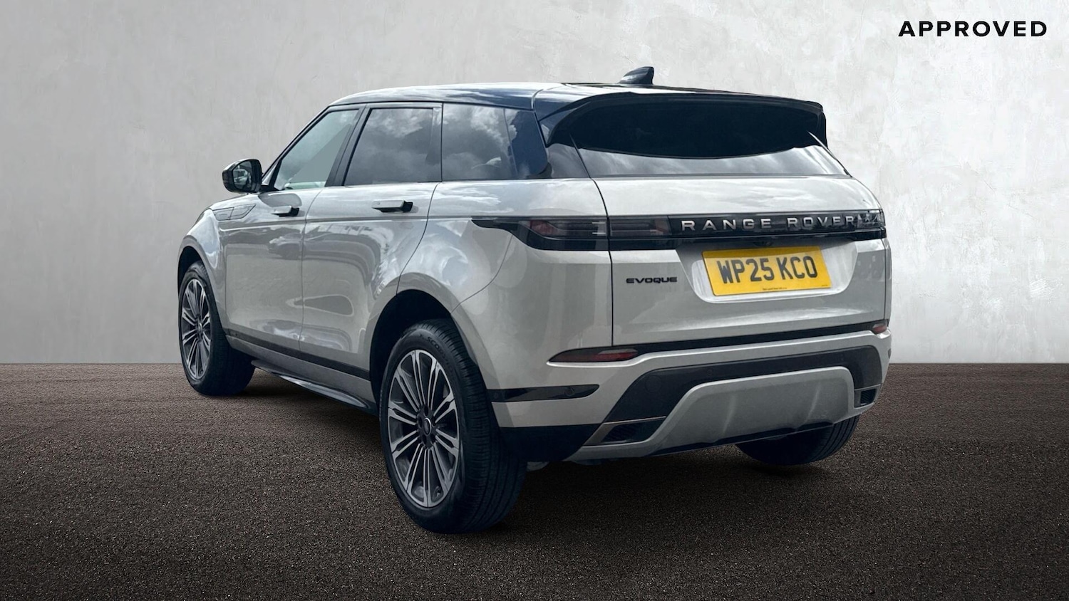 Used Land Rover Range Rover Evoque 2025 for sale - 76680111: Photo 2