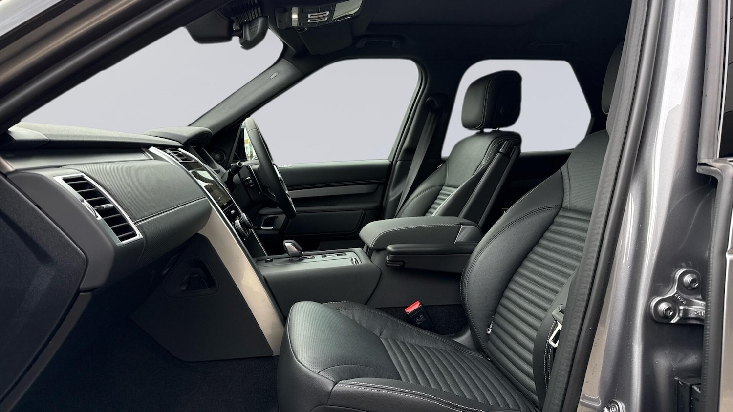 Used Land Rover Discovery 2025 for sale - 78141174: Photo 3