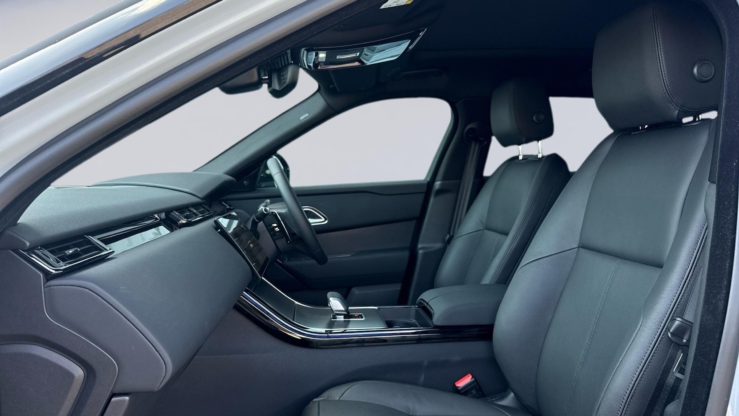 Used Land Rover Range Rover Velar 2025 for sale - 76680060: Photo 3