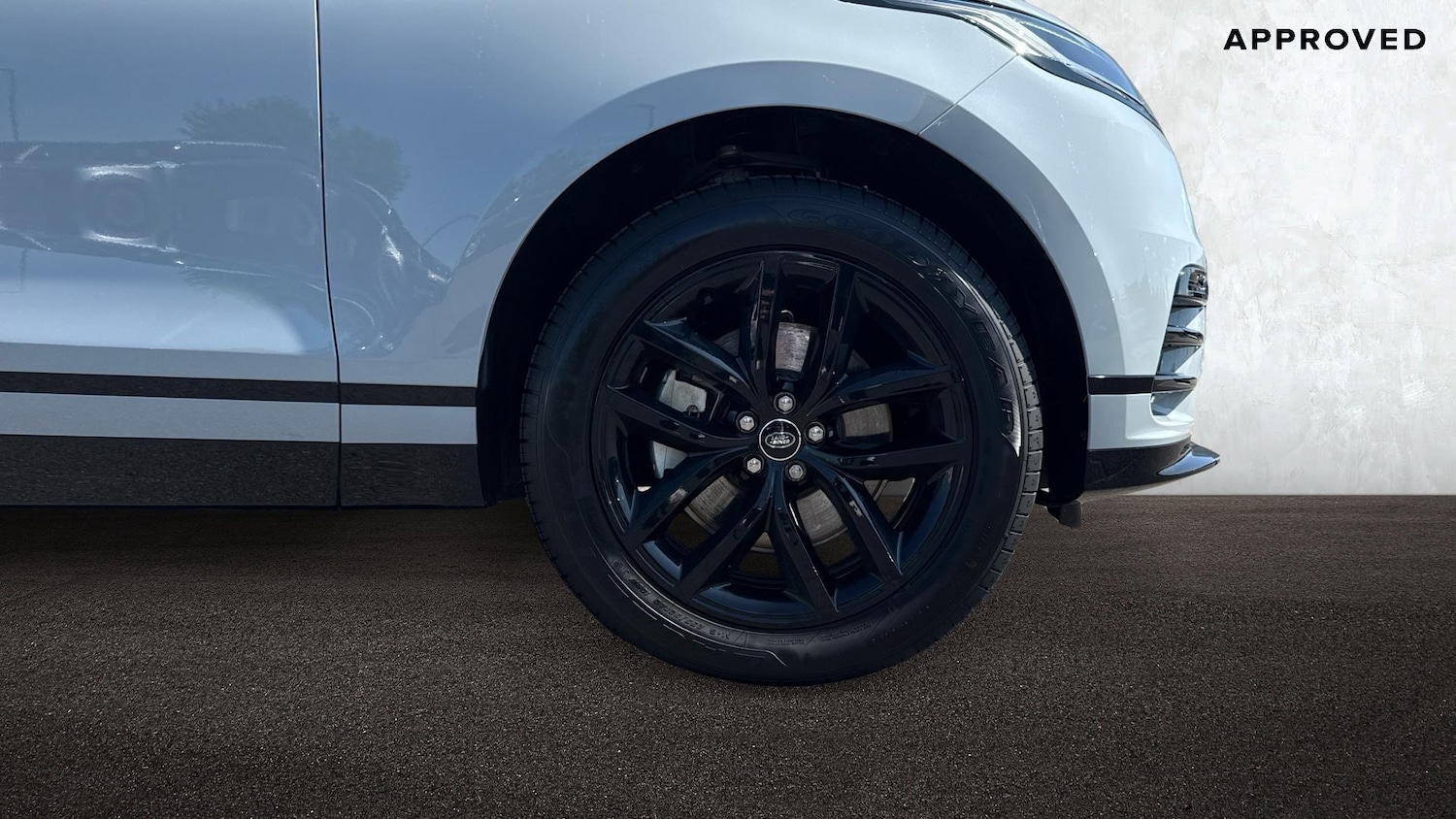 Used Land Rover Range Rover Velar 2025 for sale - 76680060: Photo 8