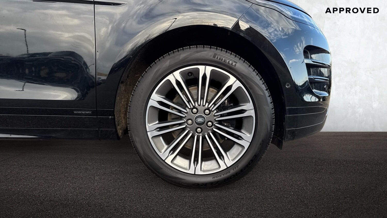 Used Land Rover Range Rover Evoque 2025 for sale - 77910848: Photo 8