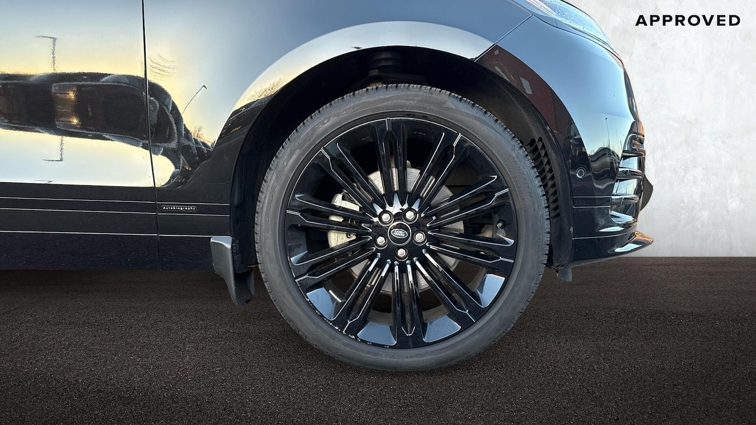 Used Land Rover Range Rover Velar 2025 for sale - 77910919: Photo 8