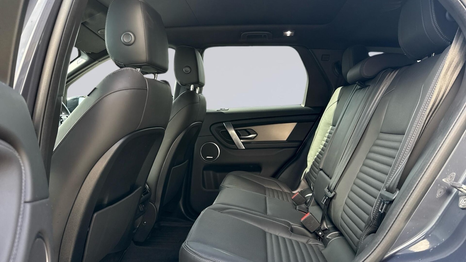 Used Land Rover Discovery Sport 2025 for sale - 76680031: Photo 4