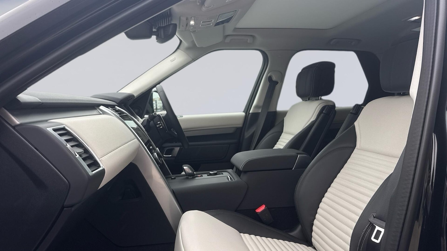 Used Land Rover Discovery 2025 for sale - 77910826: Photo 3