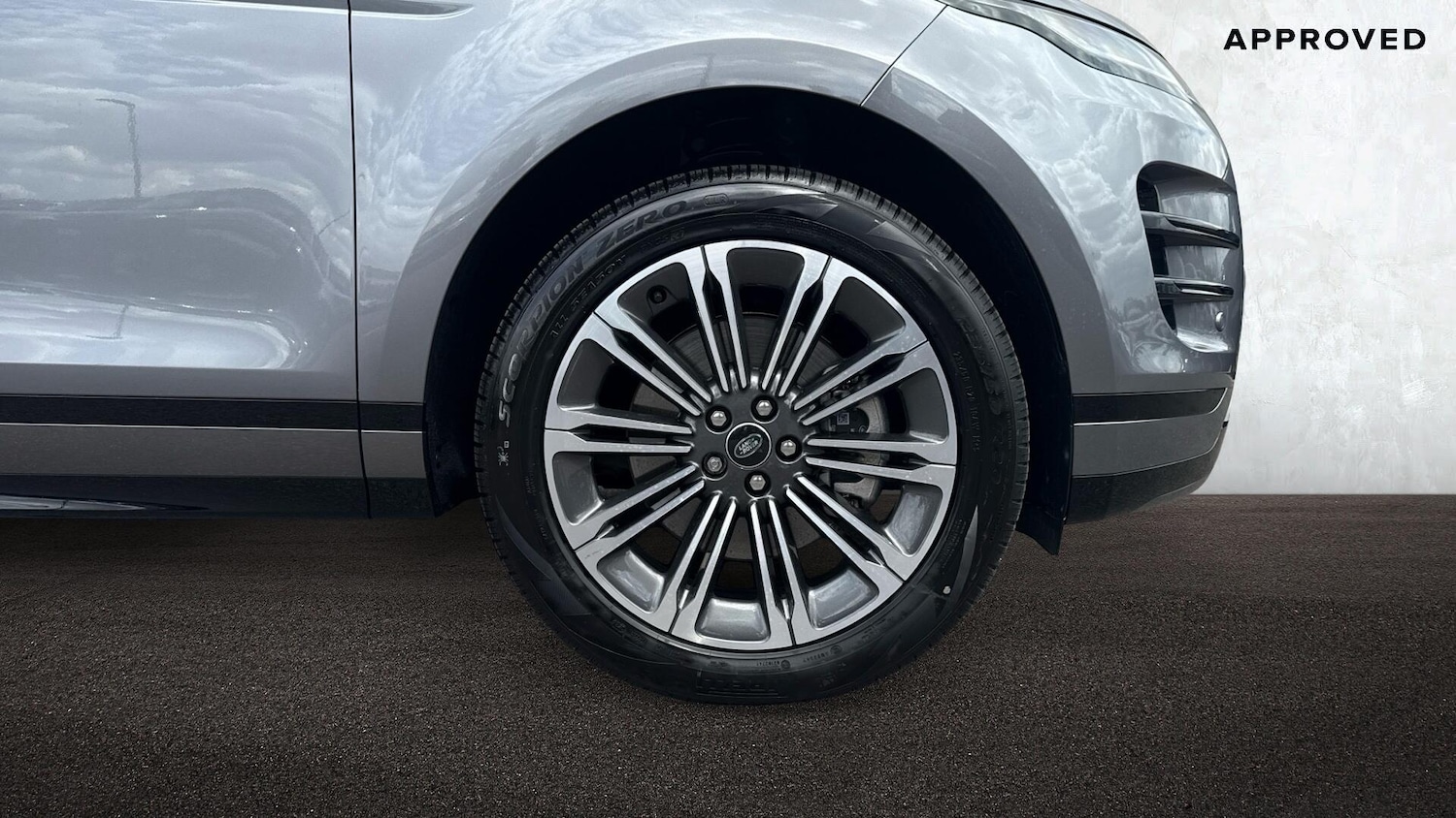 Used Land Rover Range Rover Evoque 2025 for sale - 76680071: Photo 8