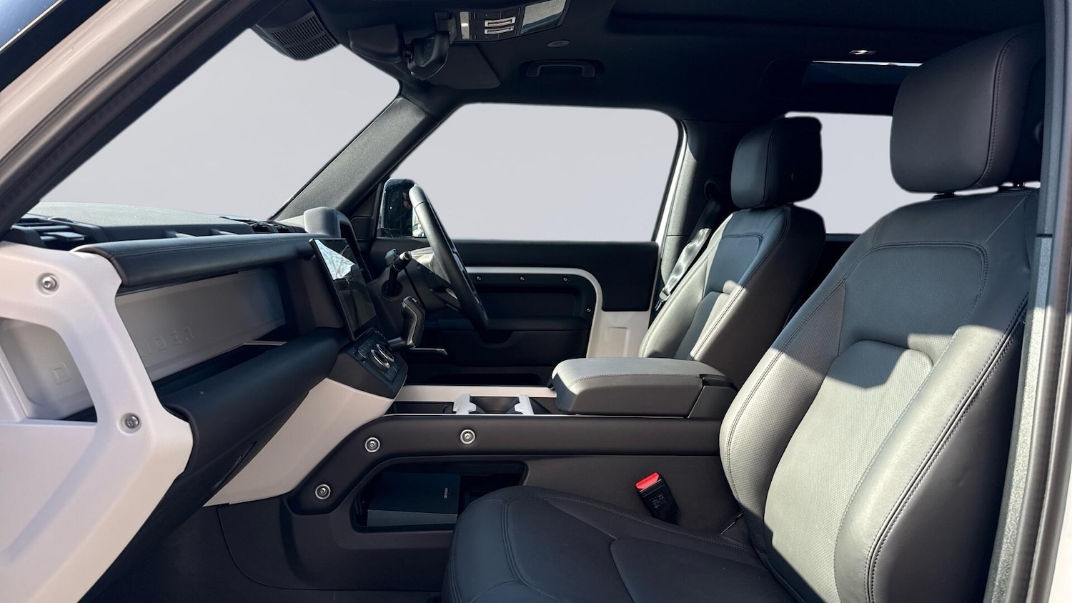 Used Land Rover Defender 2025 for sale - 78140357: Photo 3